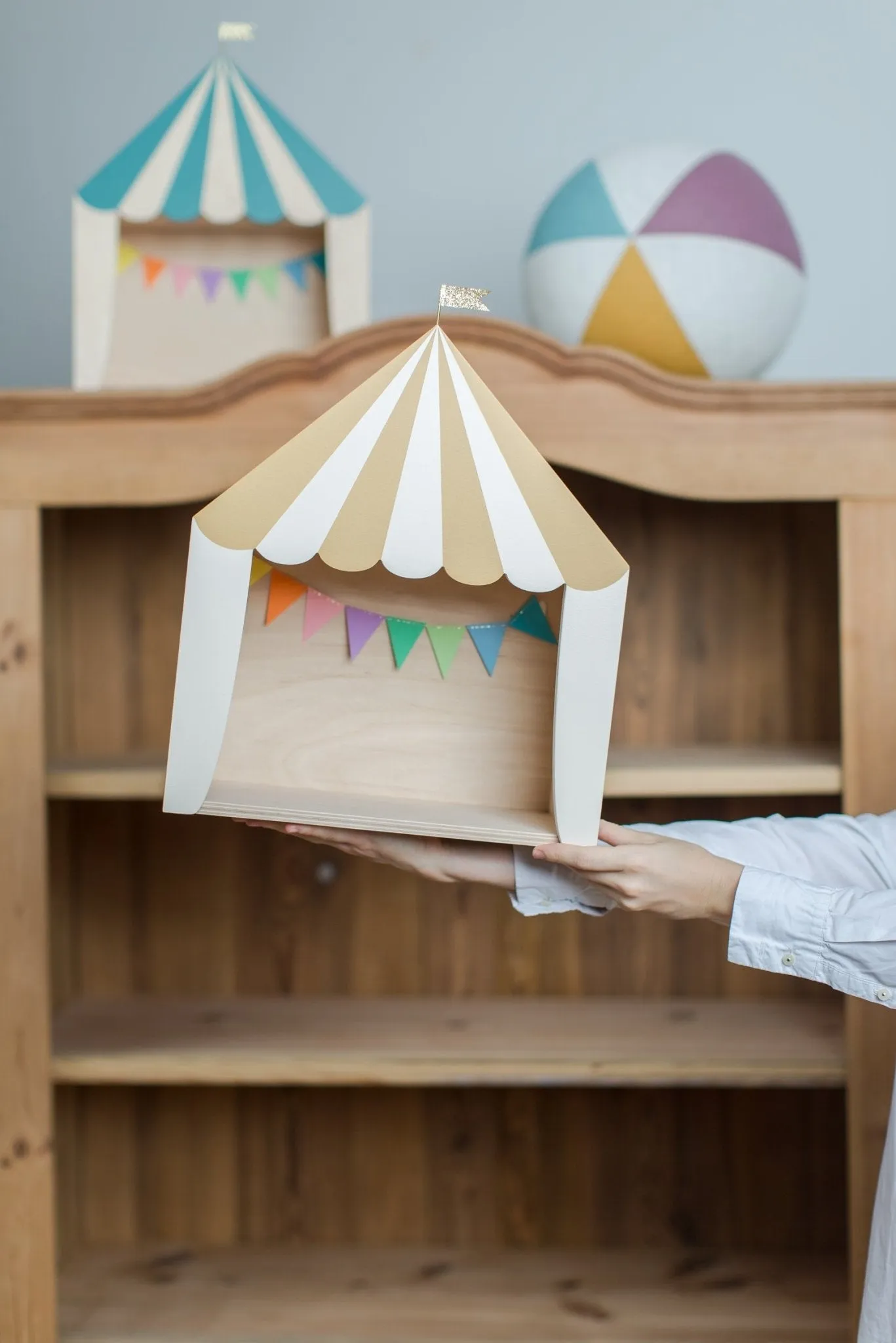 Circus Shelf "The Big Top" | Mustard-White by Up! Warsaw