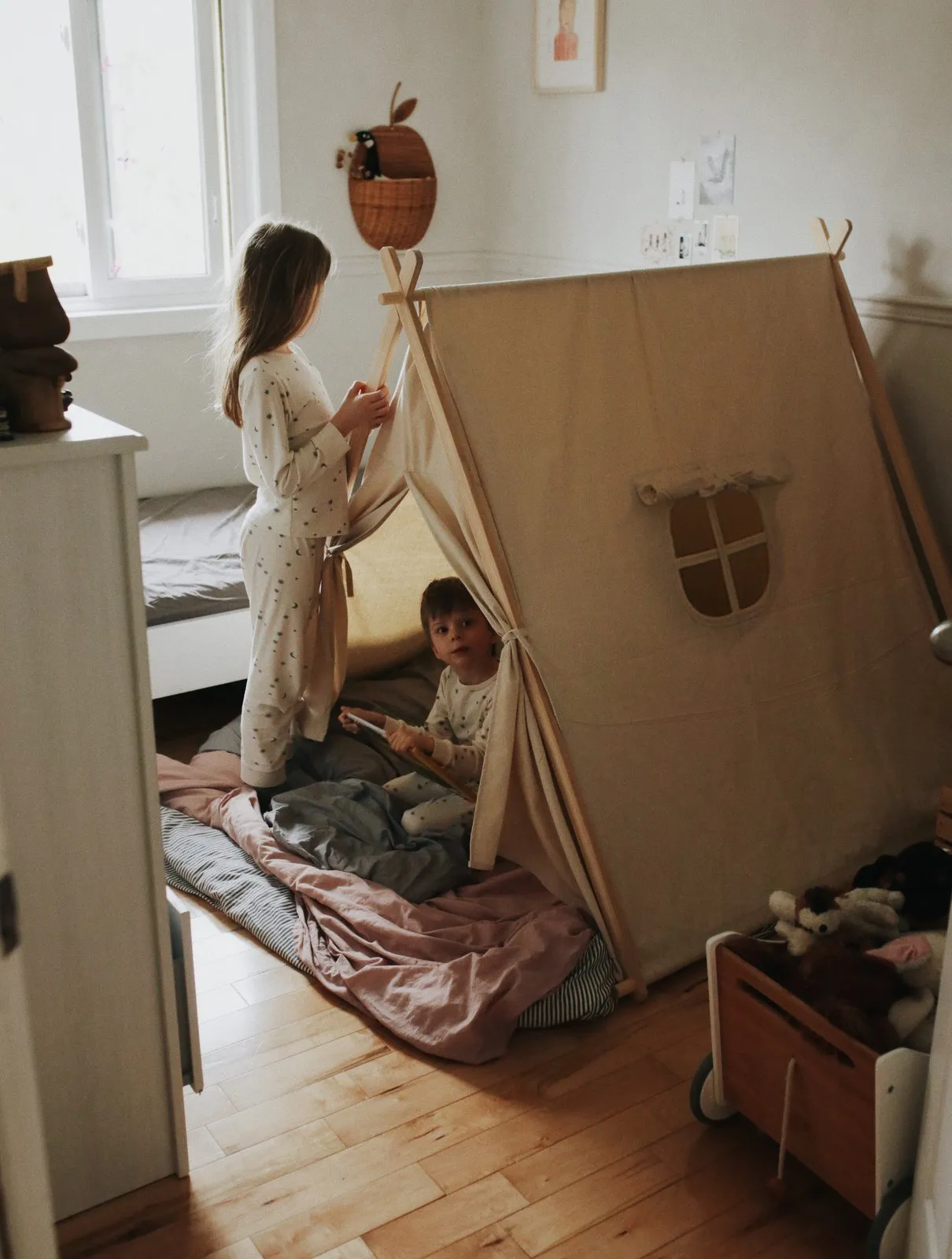Indoor/Outdoor Play Tent