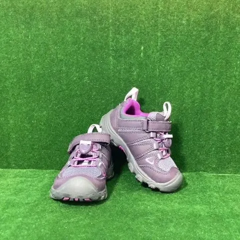 Keen hiking boots Size: 08