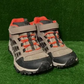 Merrell hiking boots Size: 13